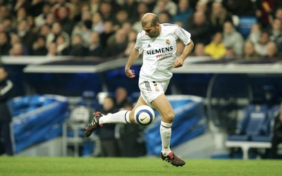 球王会快讯-C罗助攻队友凌空抽射破门展现团队配合和默契